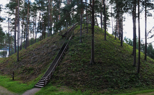 10_Ginuciu piliakalnis foto M. Vingrys.jpg